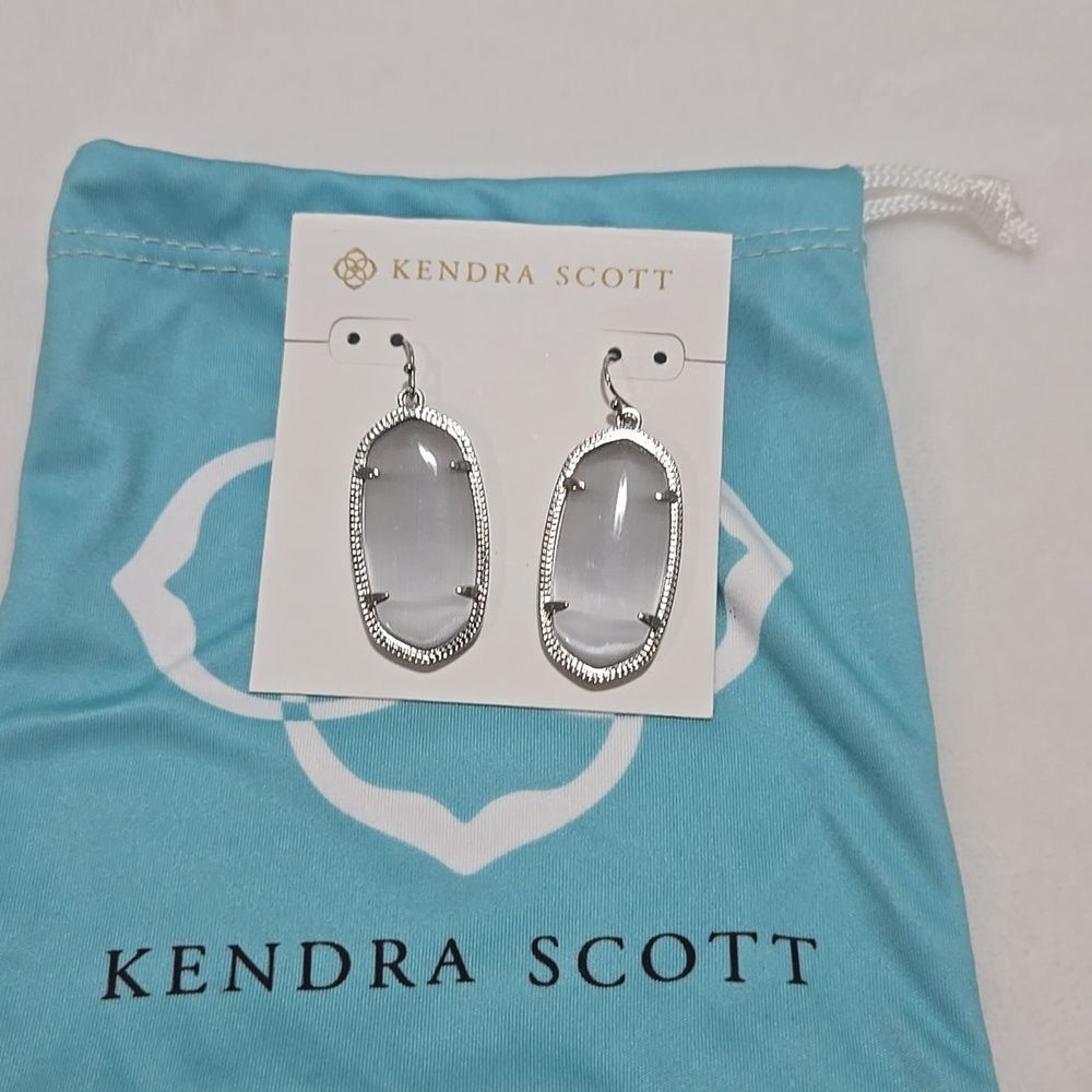 Kendra Scott NWT Earrings With Dust Bag